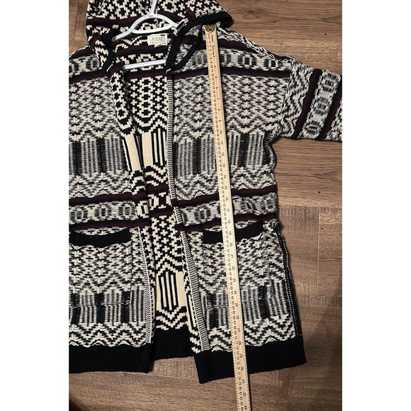 La Hearts Cardigan Sweater Size XS/S Runs Big See Measurements Chunky Cozy - Picture 9 of 9